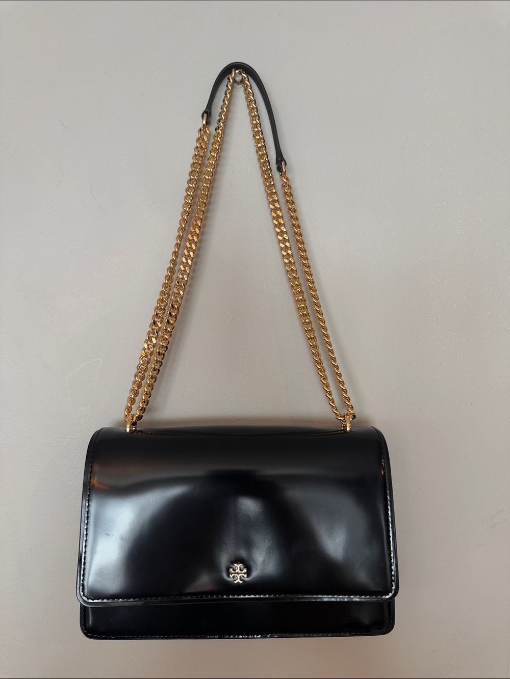 Tory Burch Black Patent Leather Crossbody with Gold Chain - Picture 5 of 7